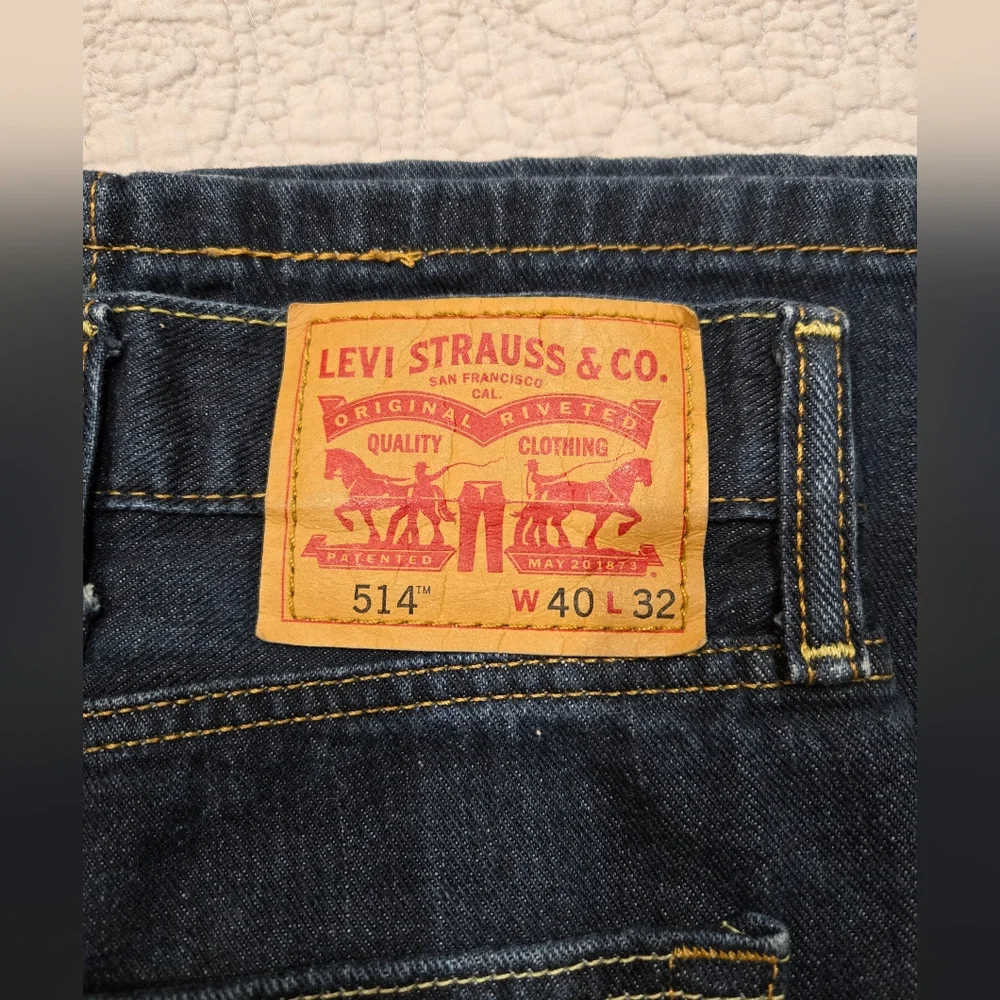 Levis these relaxed
